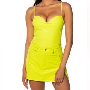 NWOT AKIRA Rio Sweetheart Neck Faux Leather Bodysuit in Neon Yellow